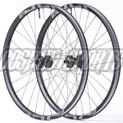 e*thirteen LG1 DH Race Carbon Boost Laufrad VR, 27.5", 110x20mm, 32 L., 30mm, black schwarz LG1, Race